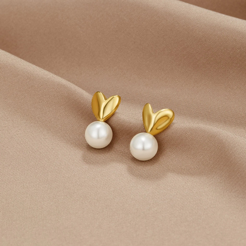 Vioraia Heart & Pearl Earrings