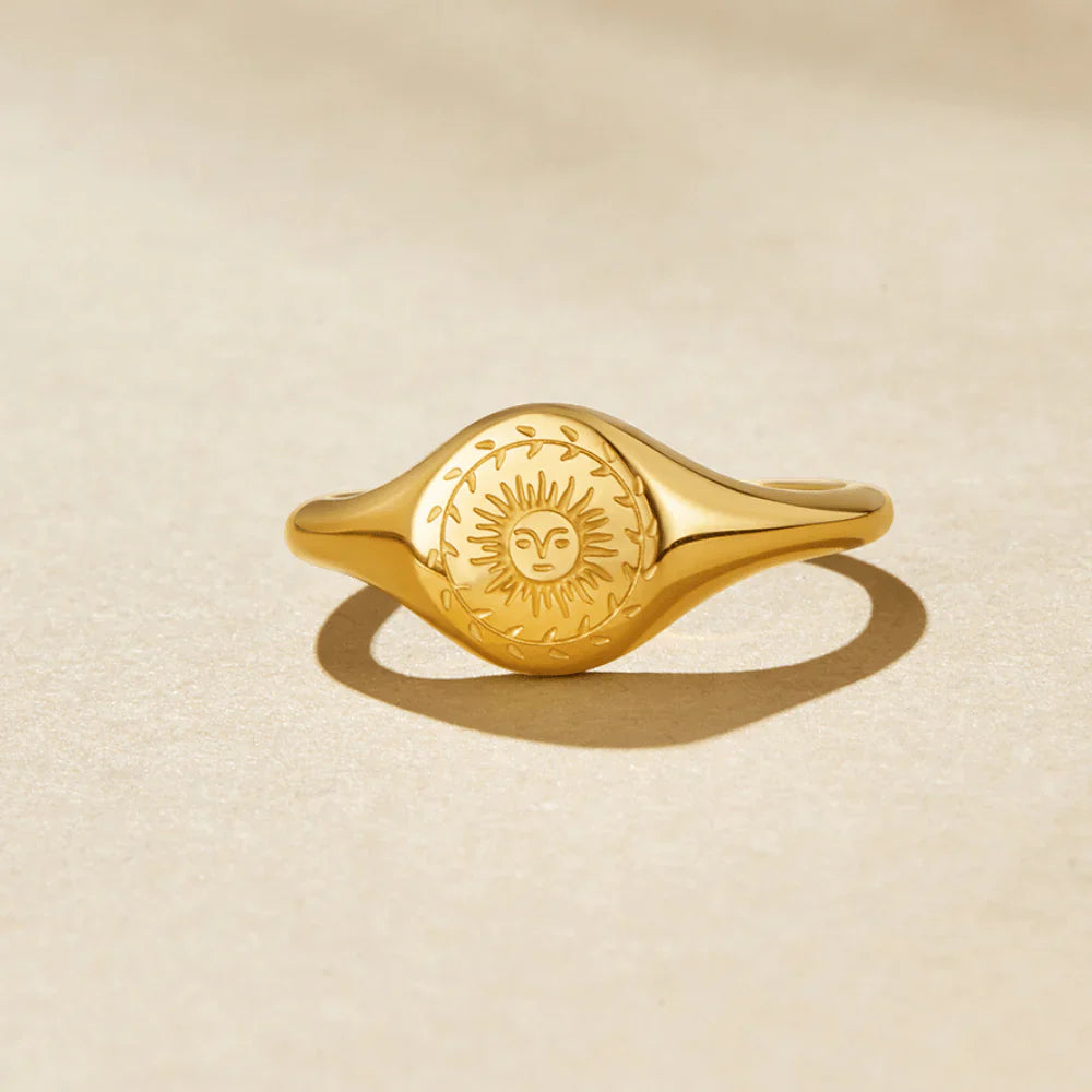 Vioraia Summer Solstice Gold Ring