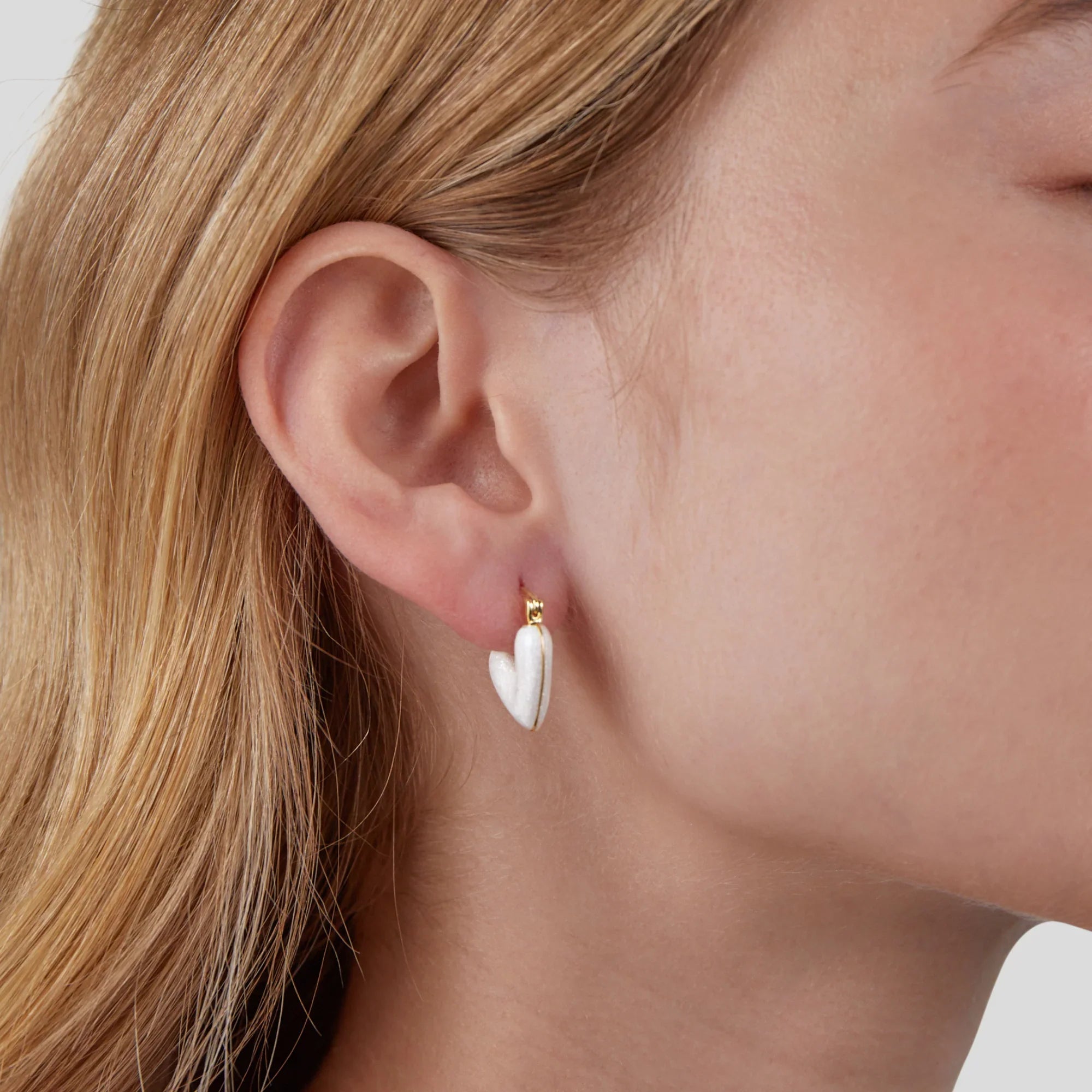 Vioraia ‘Pure Love’ Heart Earrings