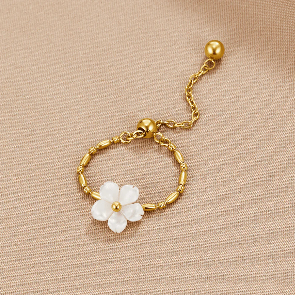 Vioraia Pearl White Blossom Flower Ring