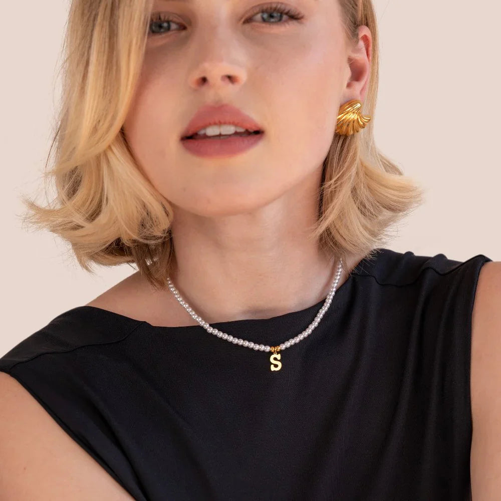 Vioraia Letter Pearl Necklace