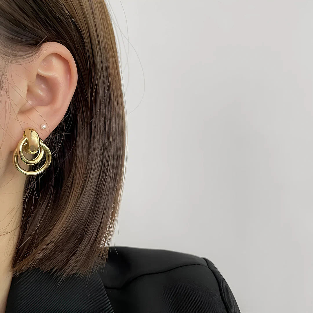Vioraia Rhea Loop Echo Earrings