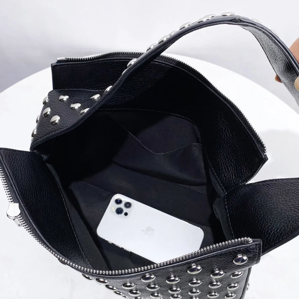 Vioraia Behati Shoulder Bag