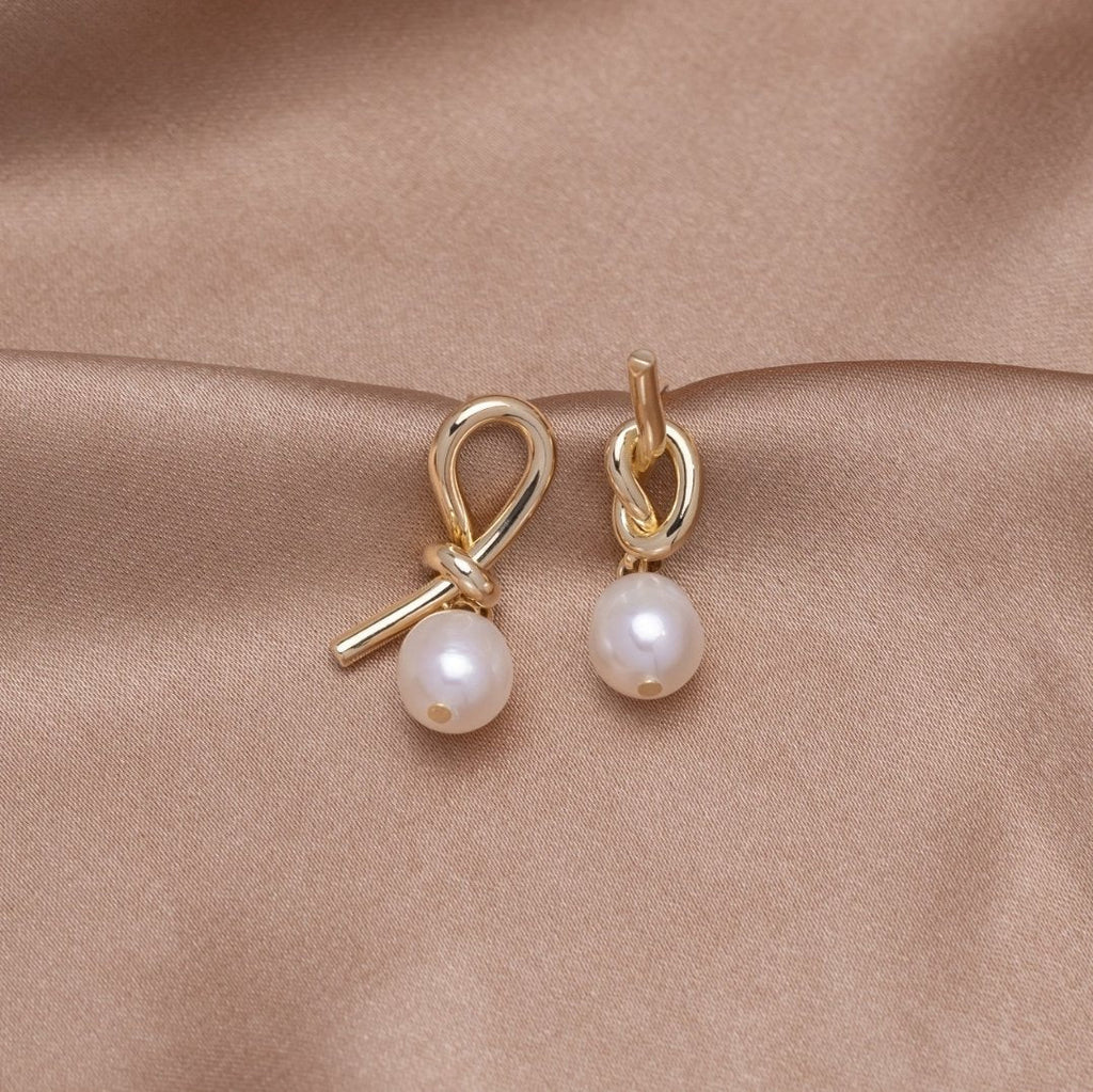 Vioraia Knotted Gold & Freshwater Pearl Earrings