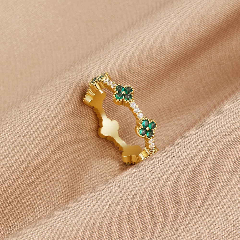Vioraia Four Leaf Clover Crystal Ring