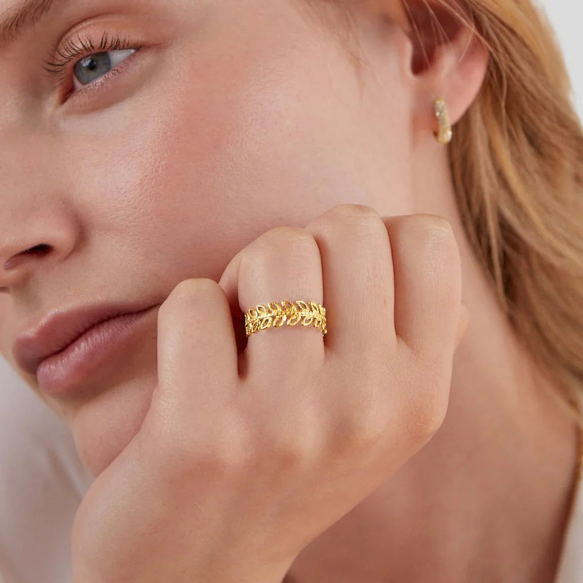Vioraia Summer Bloom Leaf Ring