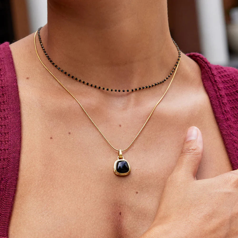 Vioraia Ebony Black Pearl Pendant Necklace