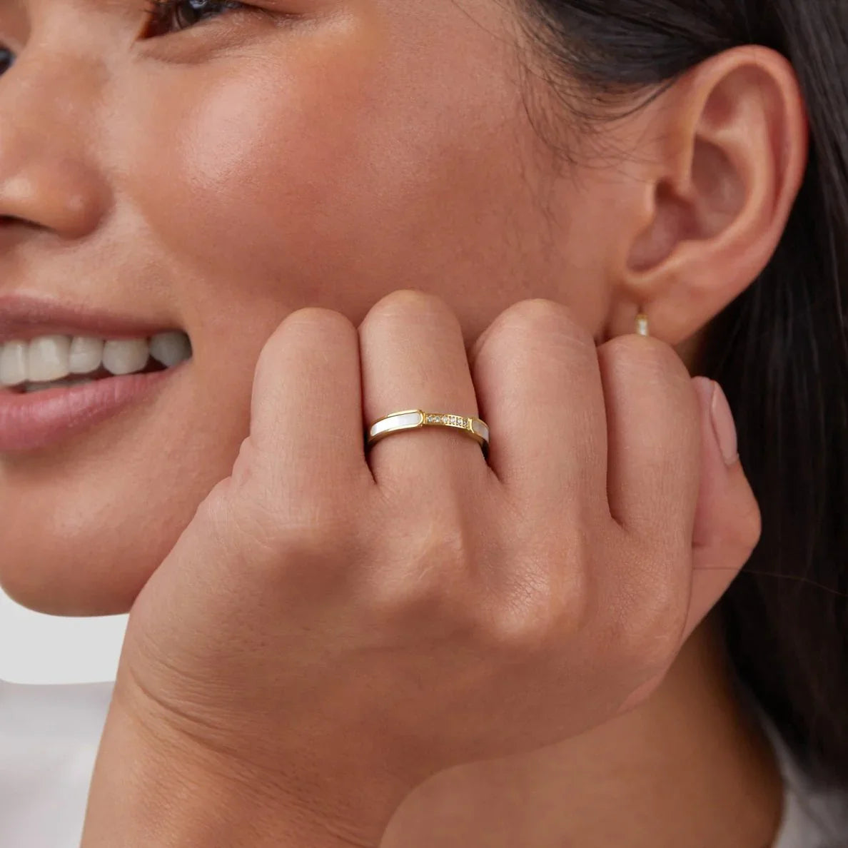 Vioraia Mother Of Pearl & Crystal Ring