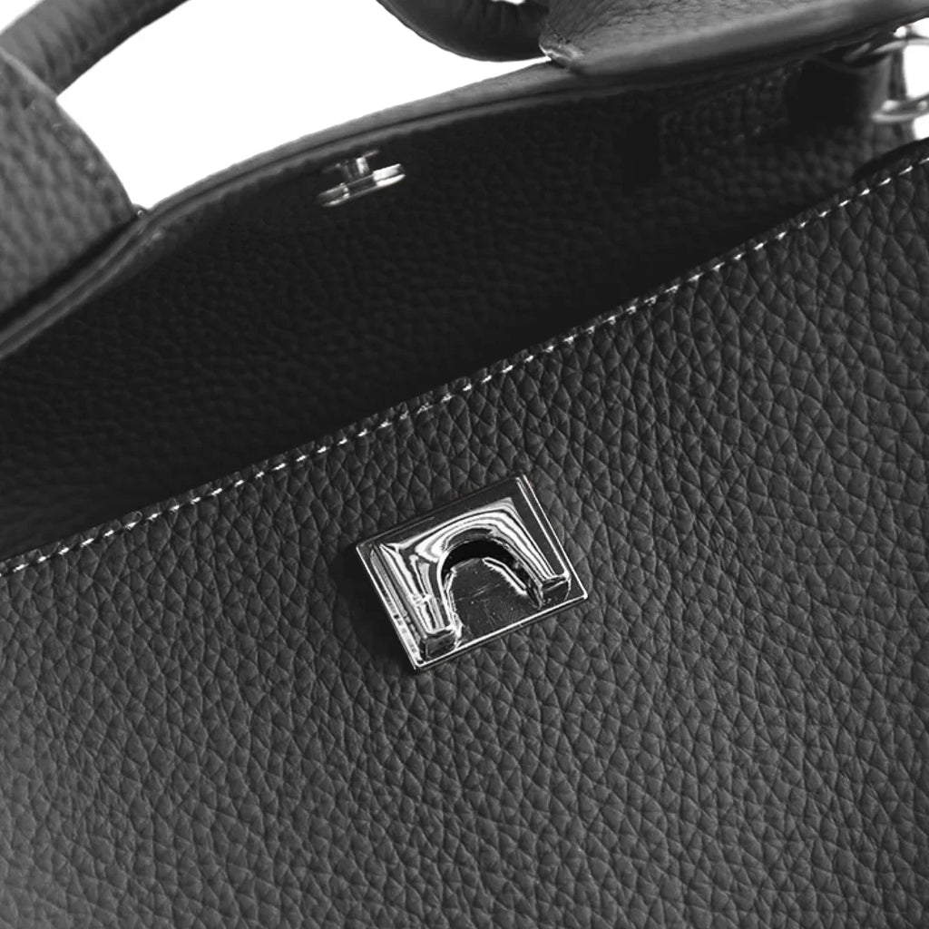 Vioraia Arden Saddle Crossbody Bag