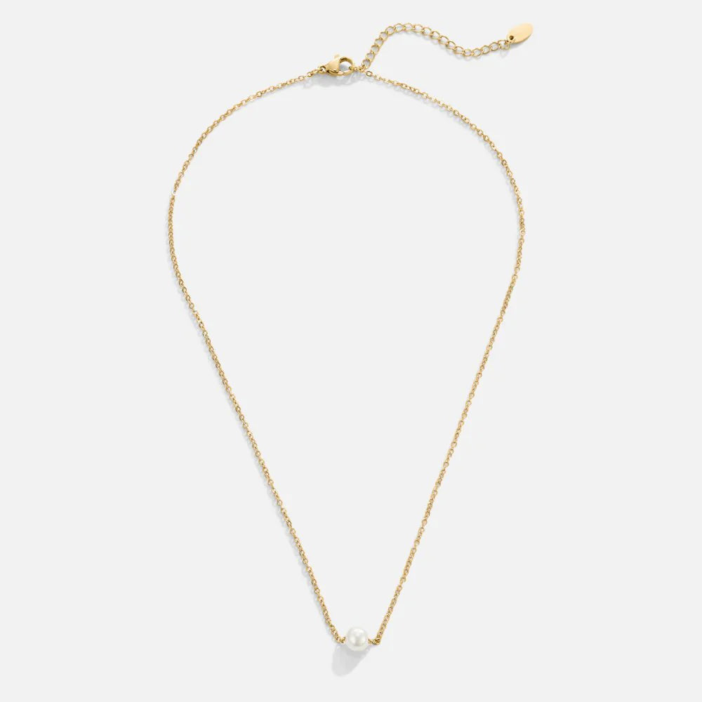 Vioraia Solitaire Gold Pearl Necklace