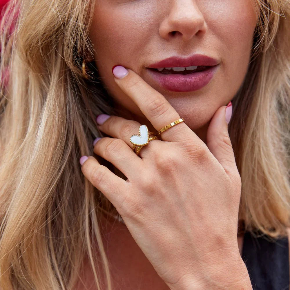 Vioraia Pure Heart' Gold Ring