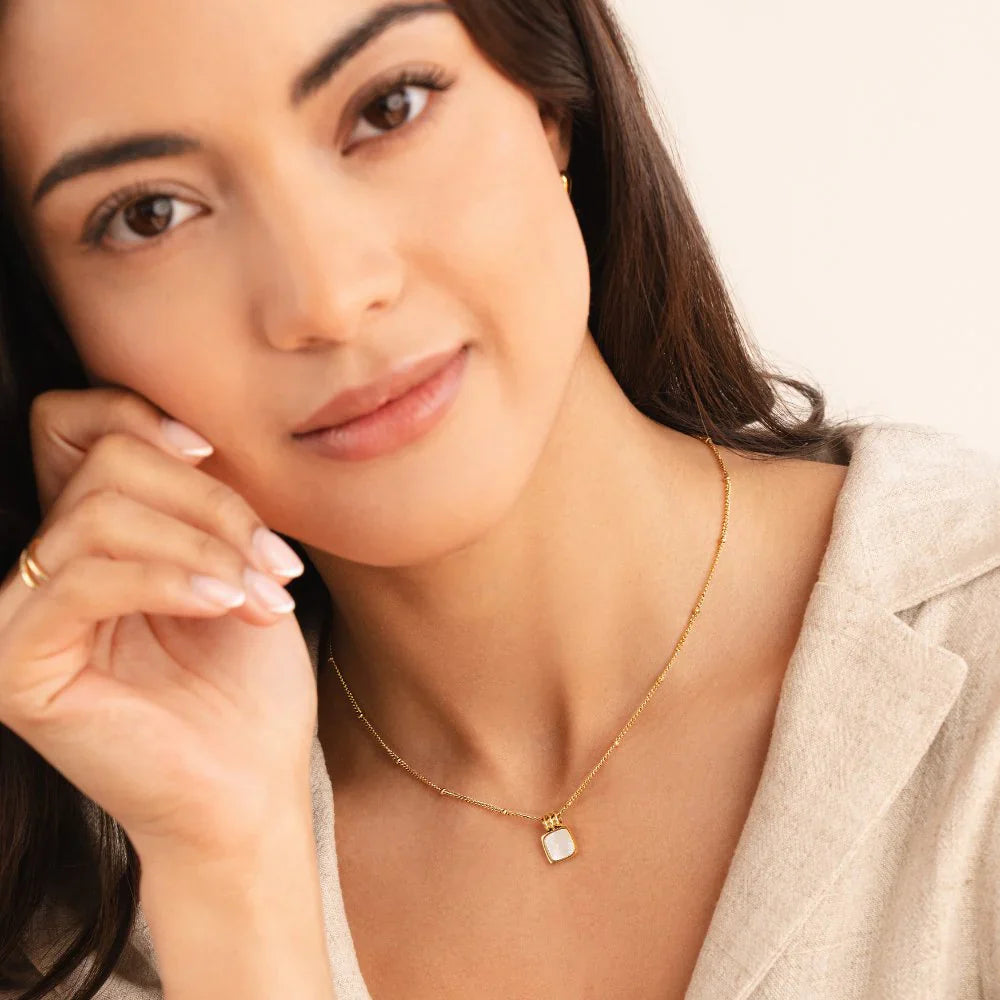 Vioraia Lucia White Shell Pendant Necklace