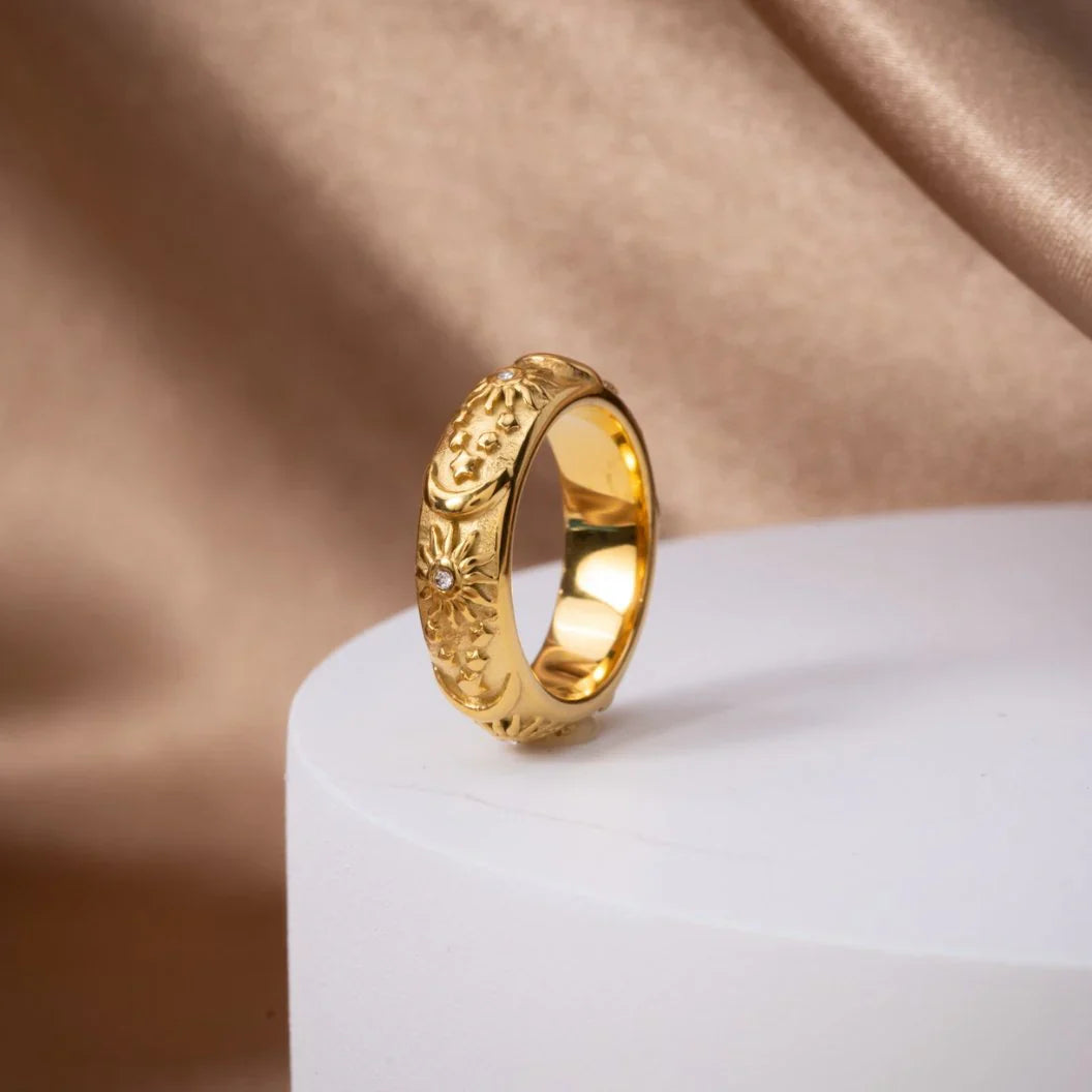 Vioraia Celestial Gold Ring