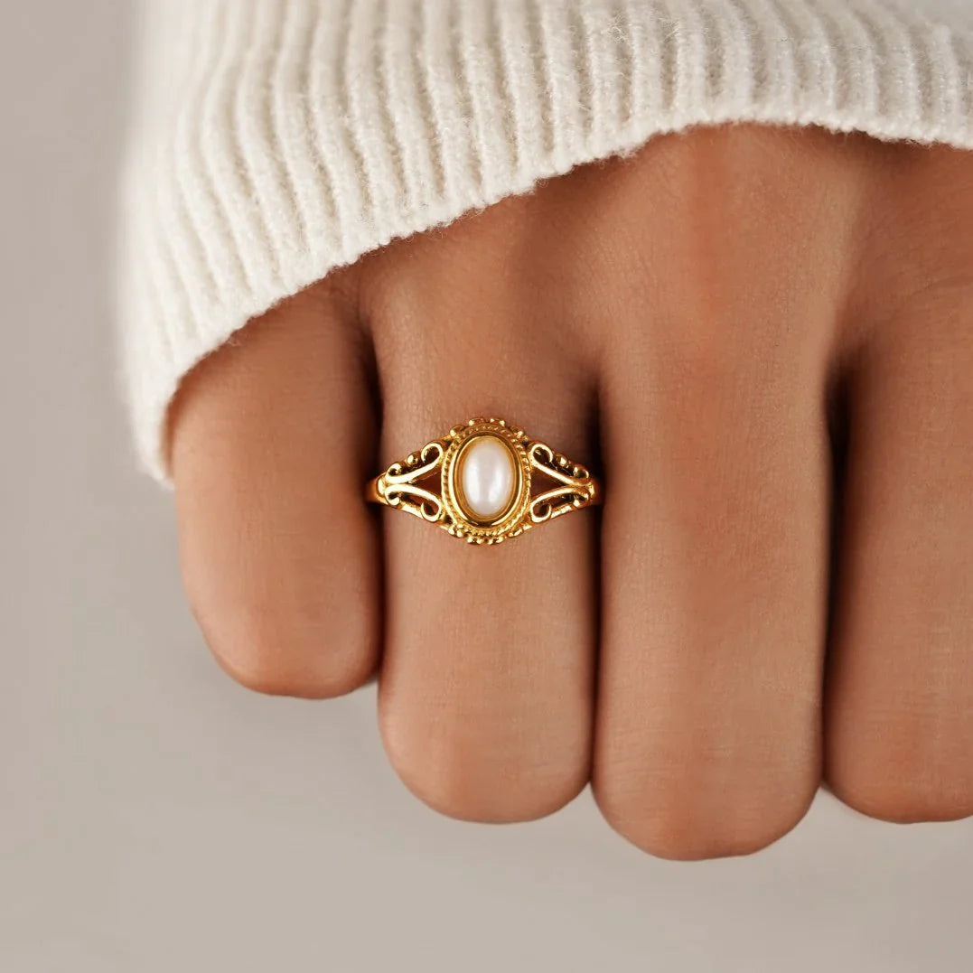 Vioraia Vintage Royal Pearl Ring