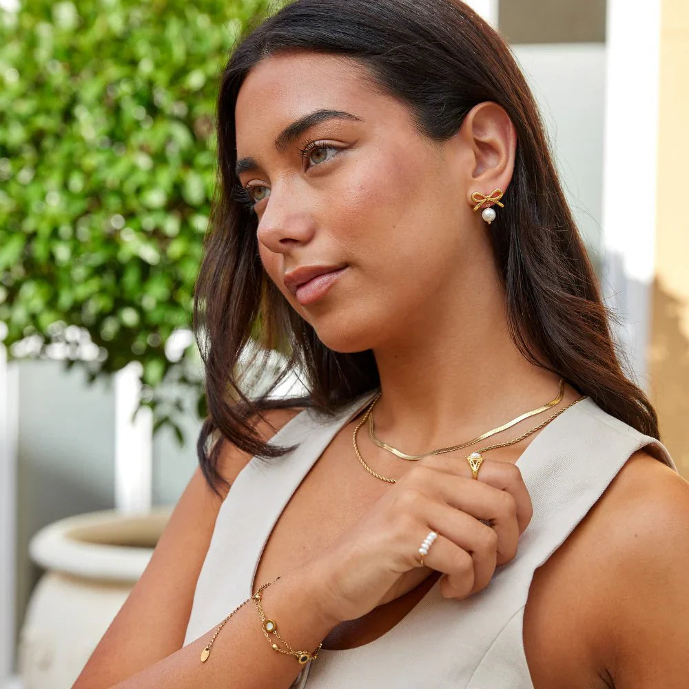 Vioraia Laila Bow Pearl Earrings