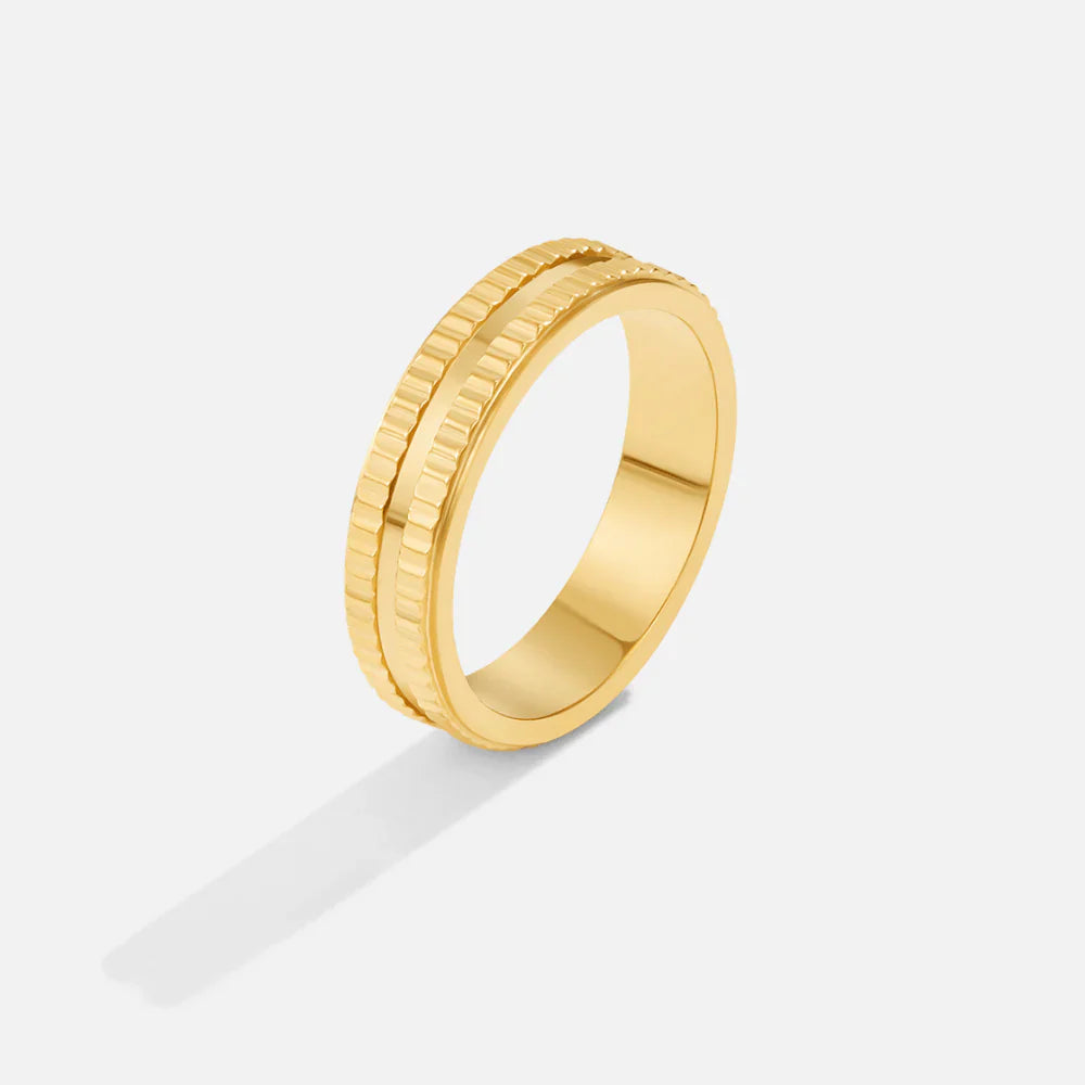 Vioraia Rina Gold Band Ring