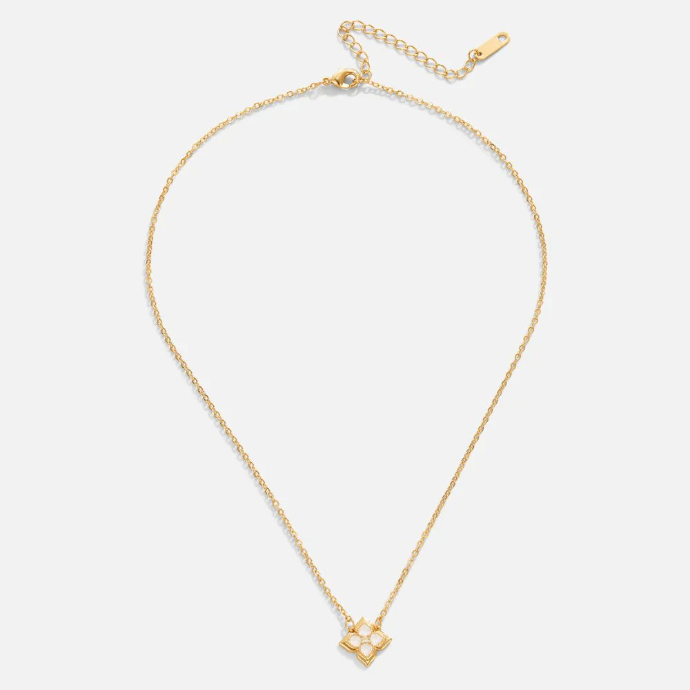 Vioraia Dalia White Iris Clover Necklace