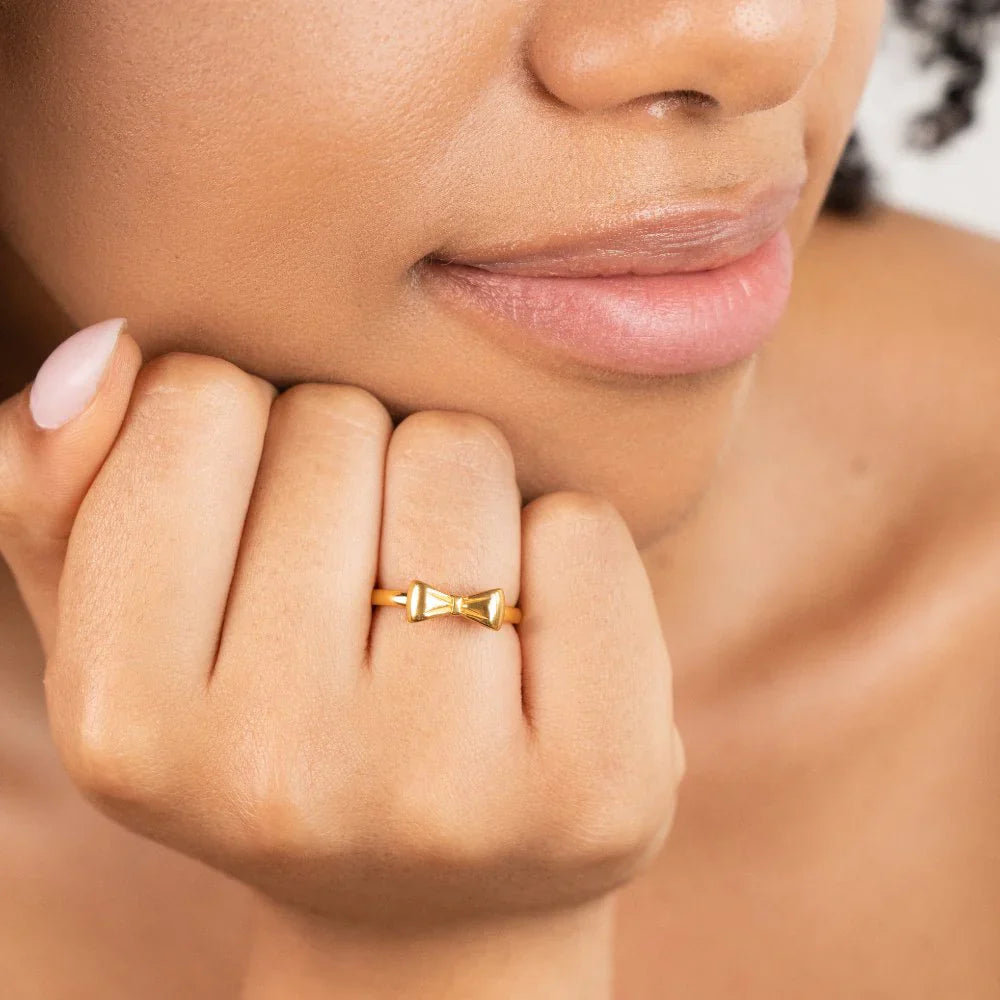 Vioraia Ellie Gold Bow Ring