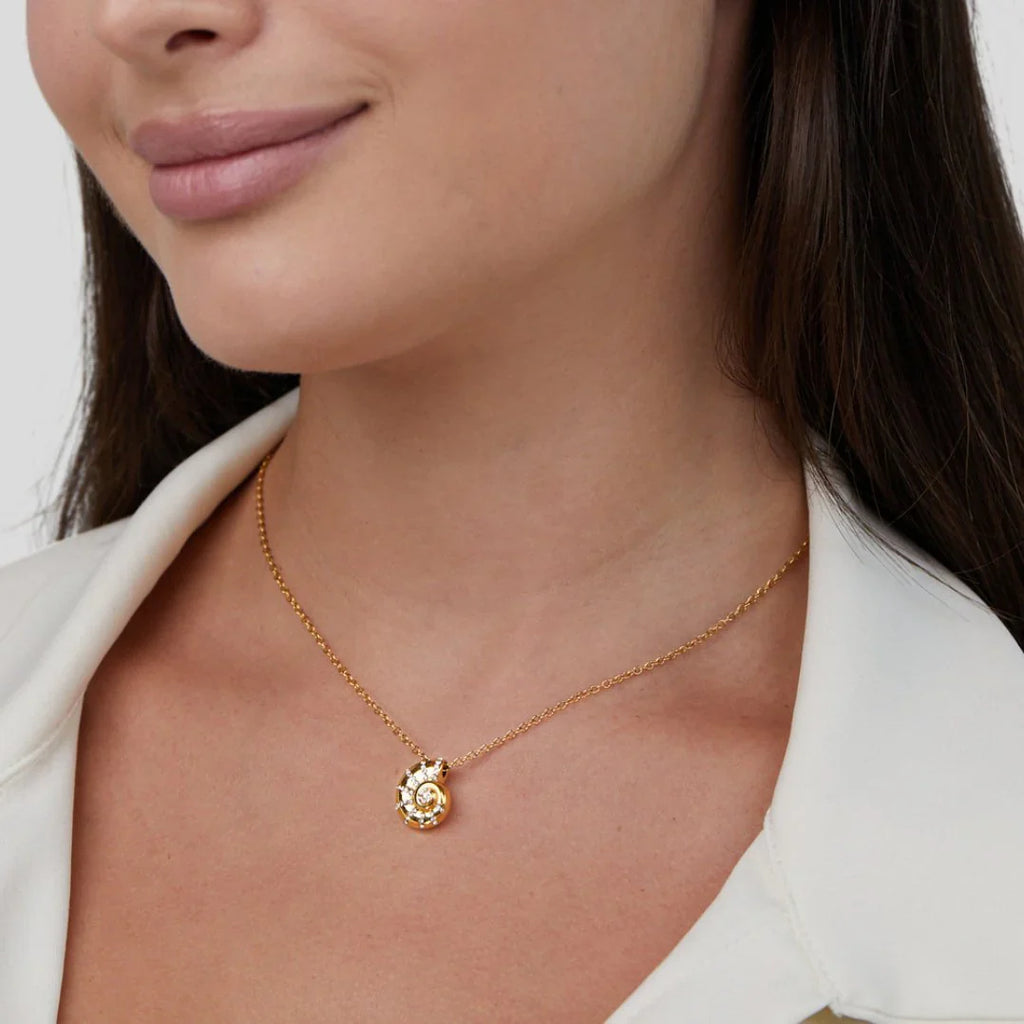 Vioraia Luca Crystal Seashell Pendant Necklace