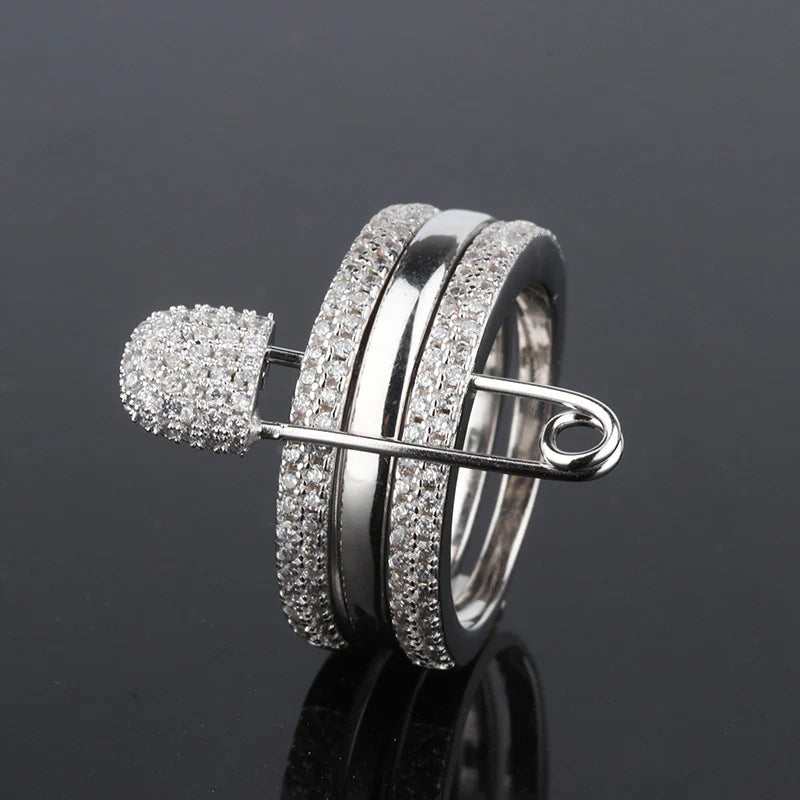 Vioraia Lustrous Pin Ring