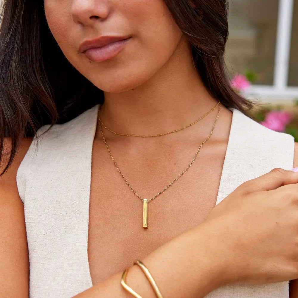 Vioraia Lala Gold Bar Necklace