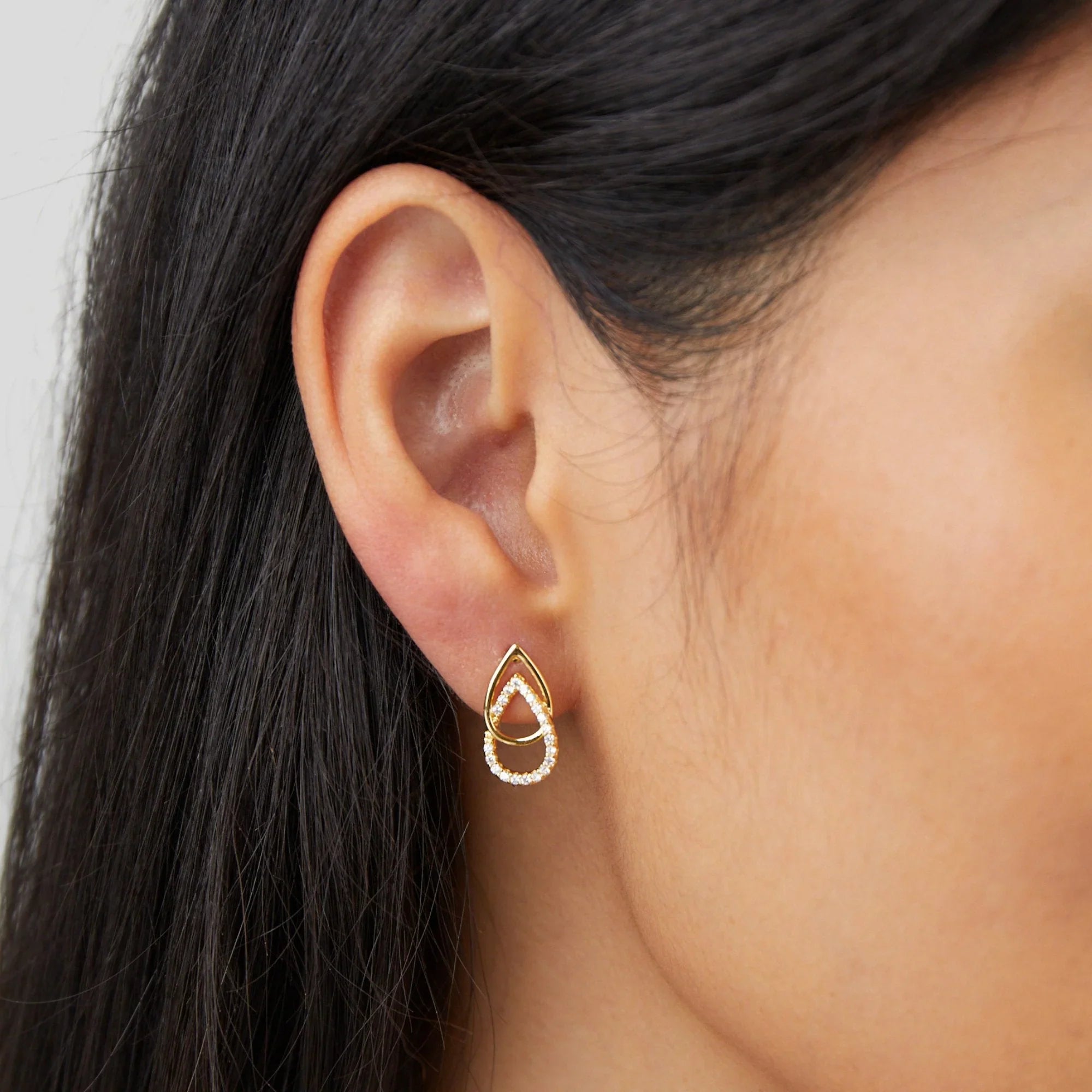 Vioraia Mara Teardrop Link Earrings
