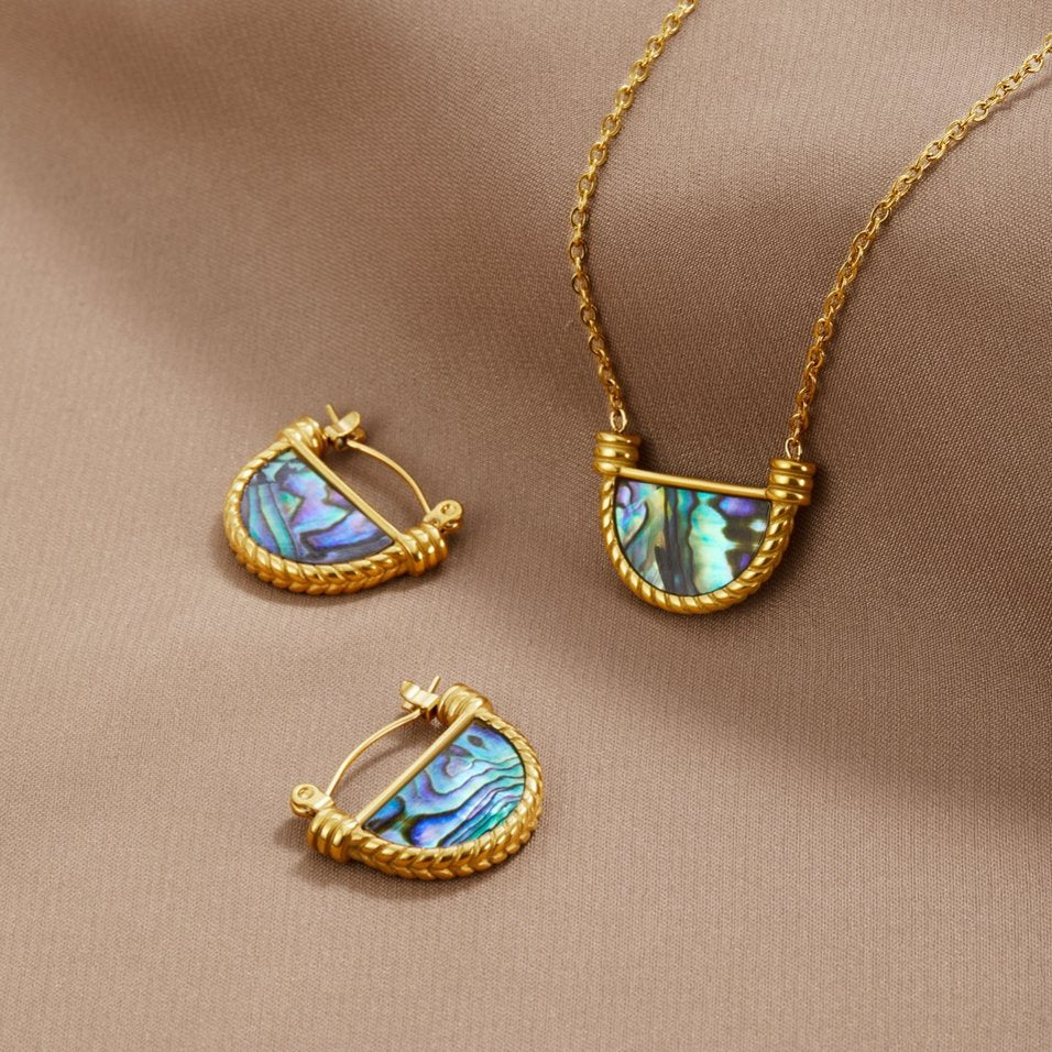 Vioraia Amalfi Turquoise Shell Necklace