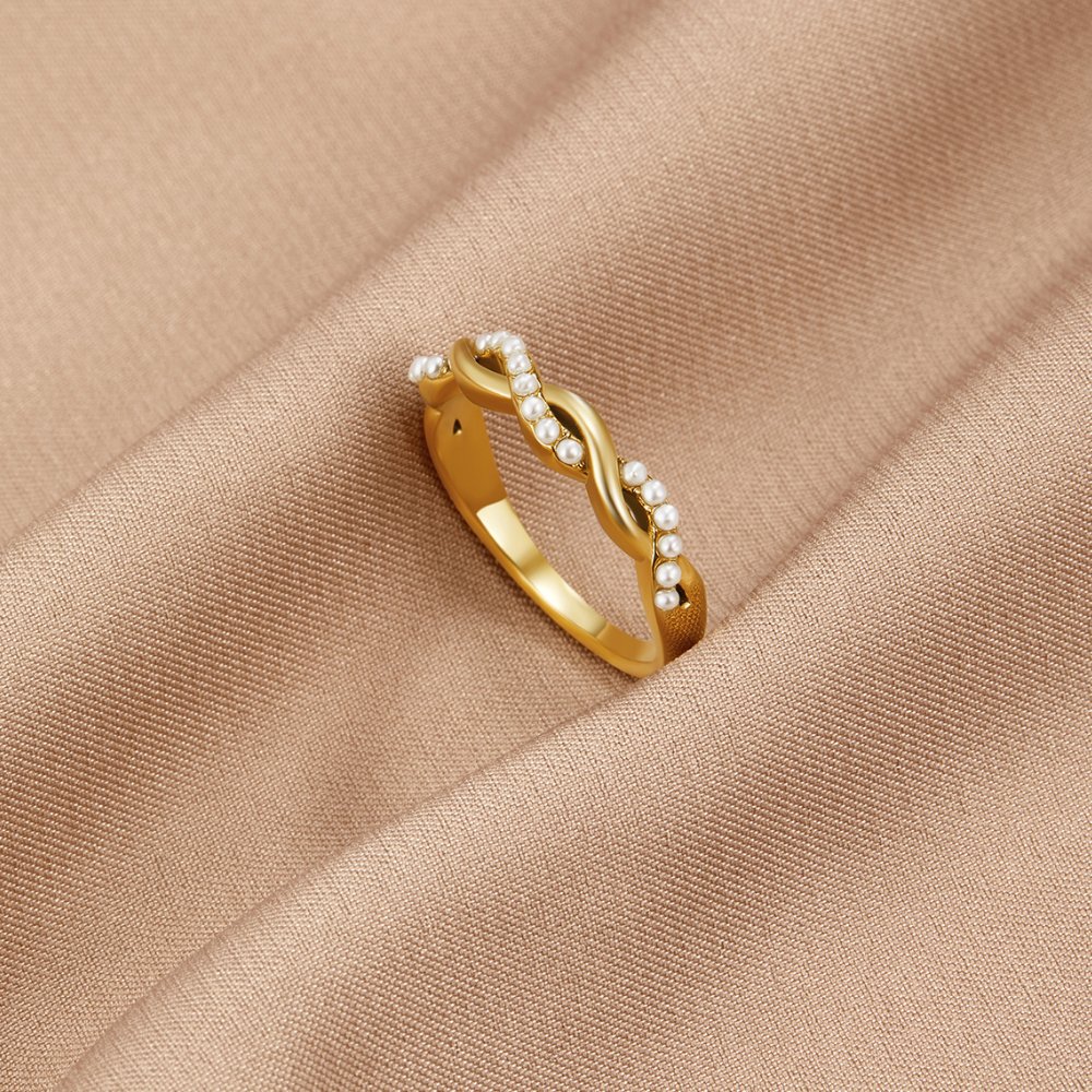 Vioraia Bella Twist Pearl Ring