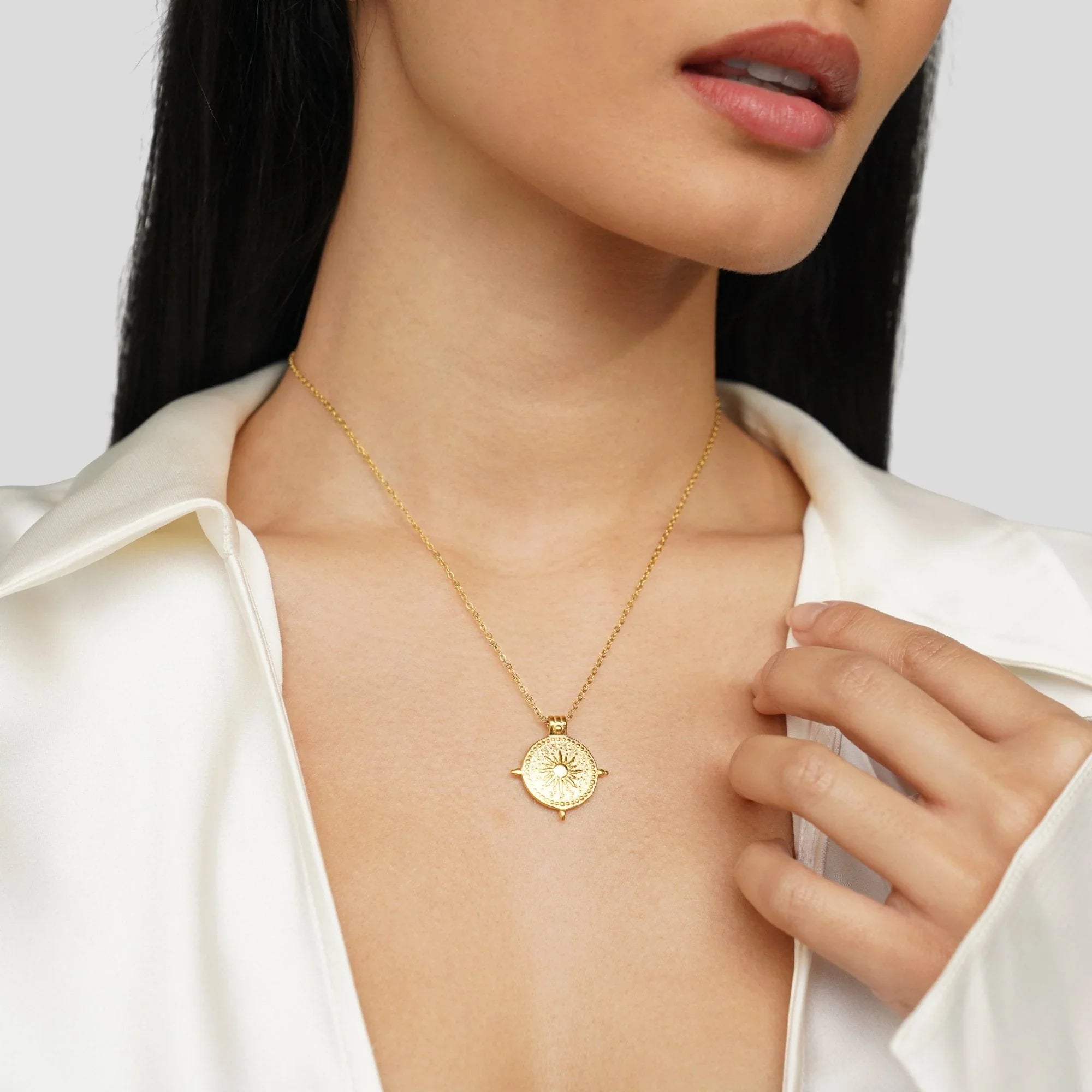 Vioraia Summer Solstice Gold Necklace