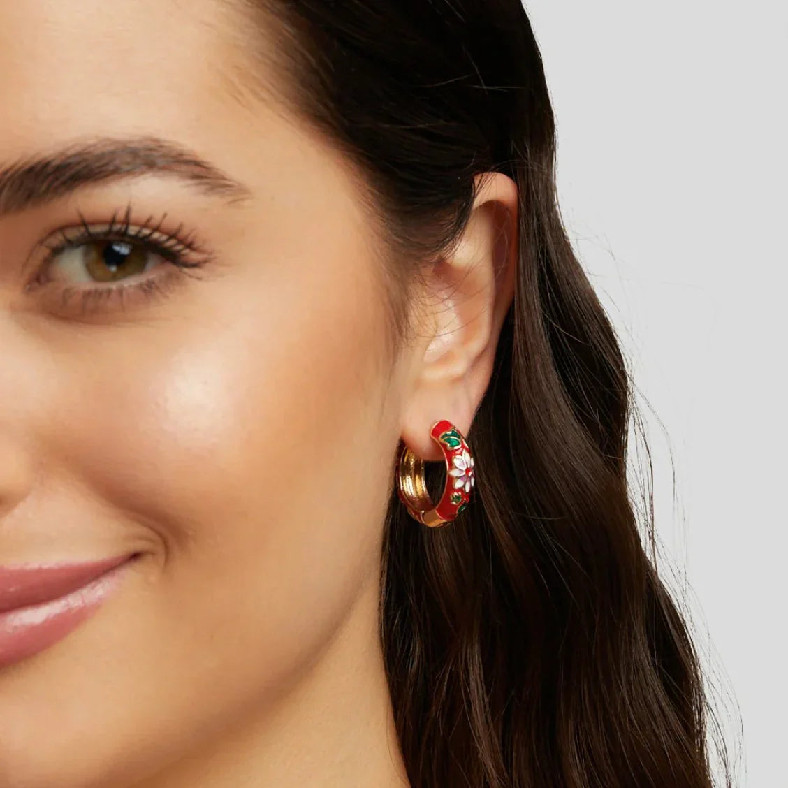 Vioraia Gold Hoop Flower Earrings