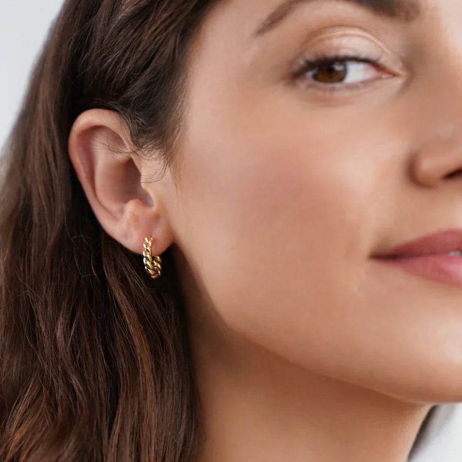 Vioraia Layla Gold Twist Earrings