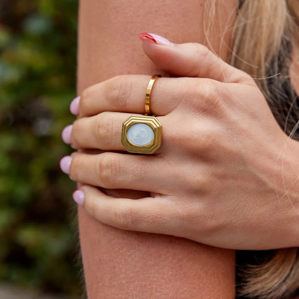 Vioraia Geometric Vintage Gold Ring