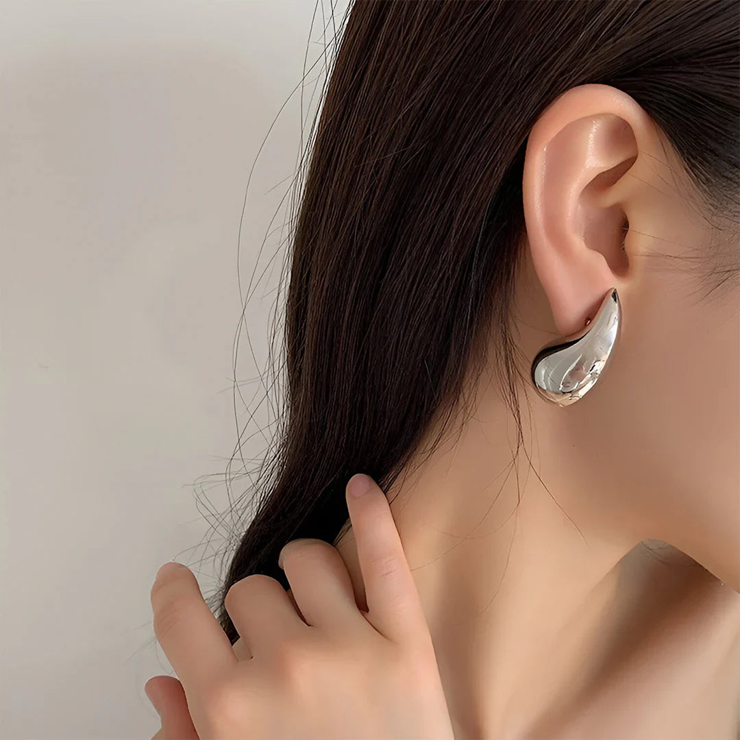 Vioraia Amara Molten Drop Earrings