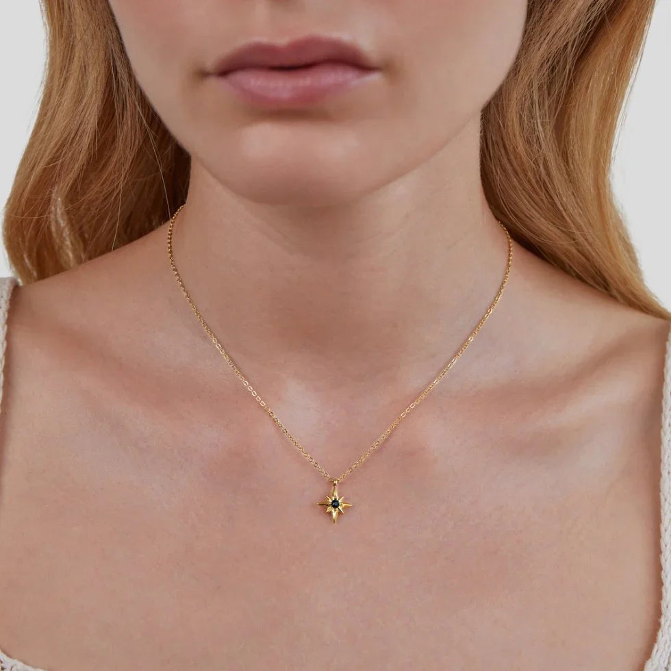 Vioraia Guiding Star Emerald Crystal Necklace