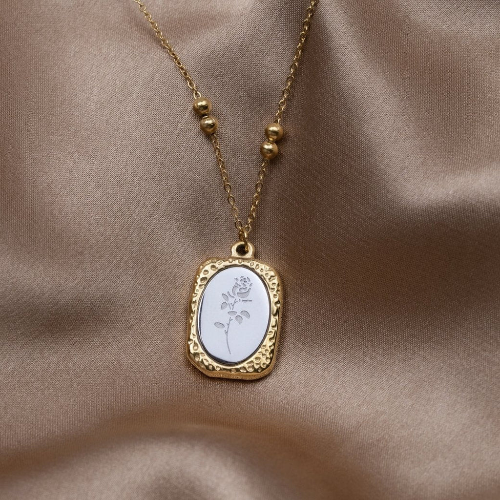 Vioraia Fragile Love' Rose Necklace