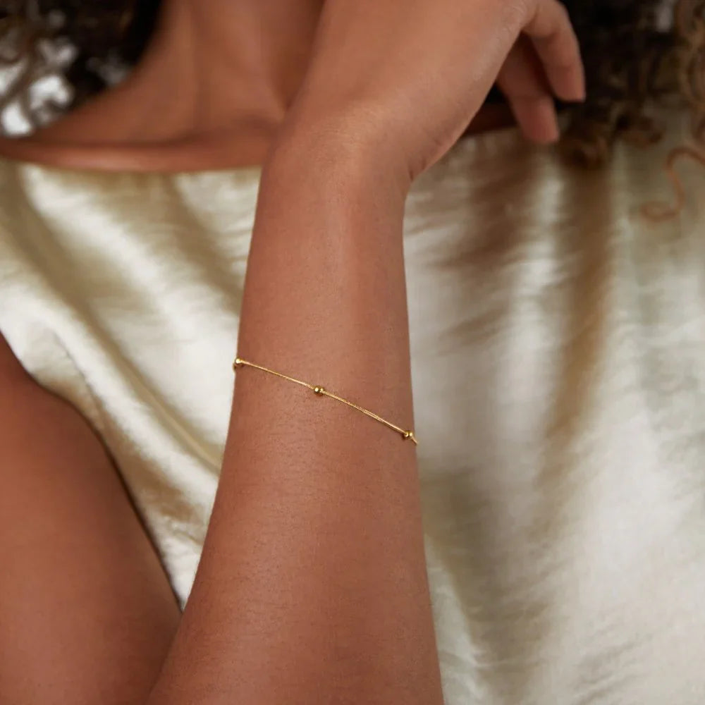 Vioraia Luna Gold Bead Bracelet