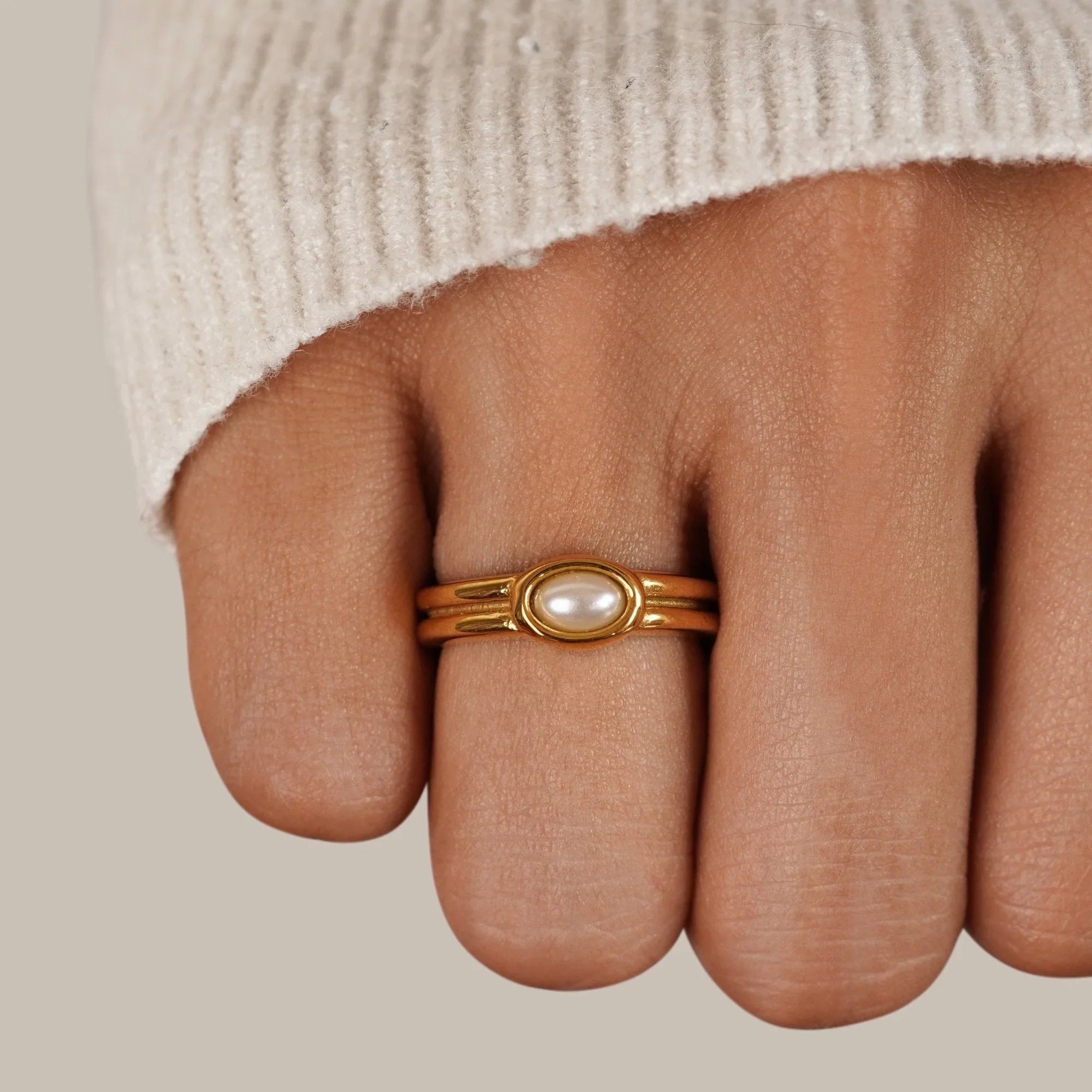 Vioraia Chunky Pearl 18K Gold Ring