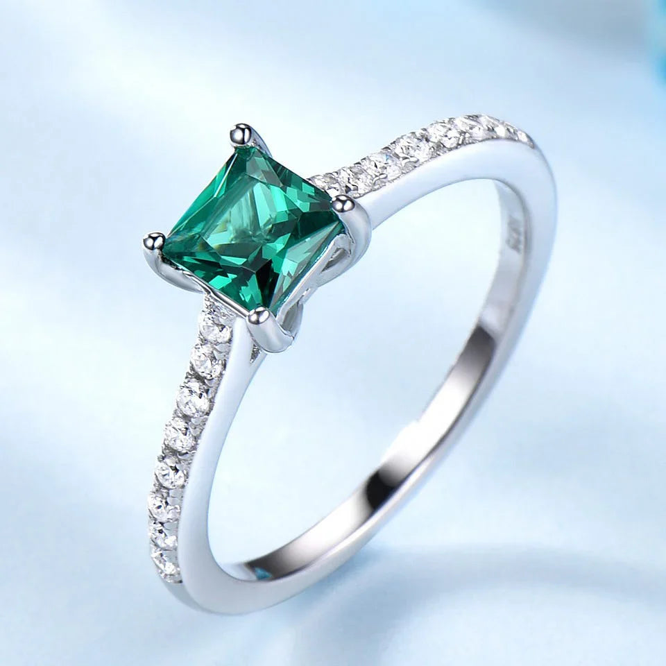Vioraia Earnest Ring