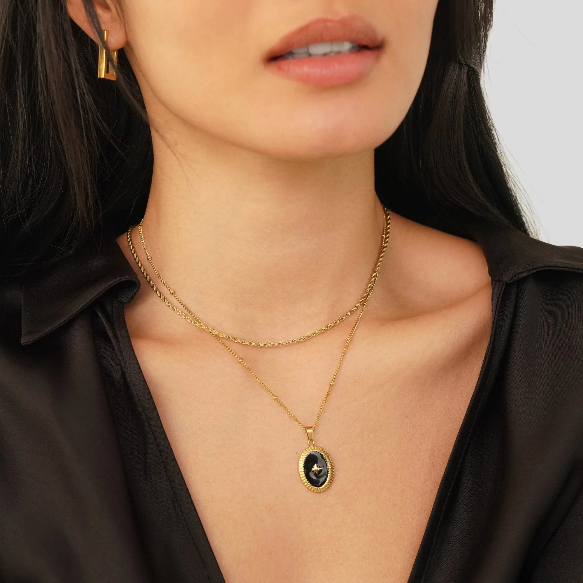Vioraia Midnight Star Onyx Necklace