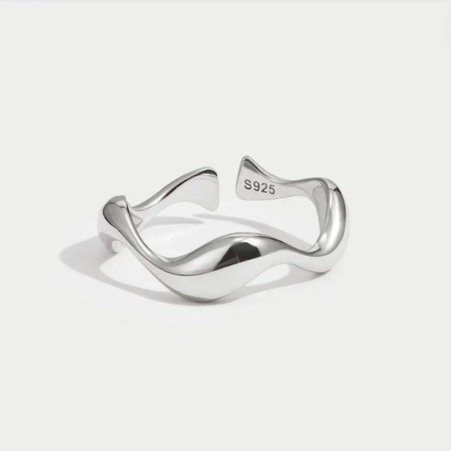 Vioraia Silver Wave Ring