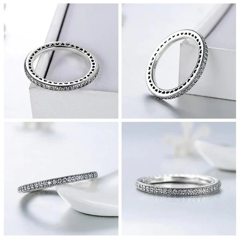 Vioraia Lavish Hearts Ring