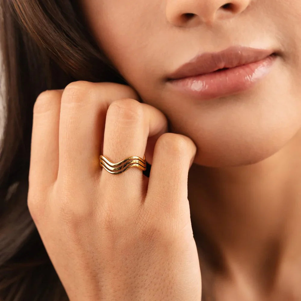 Vioraia Siren Gold Ring