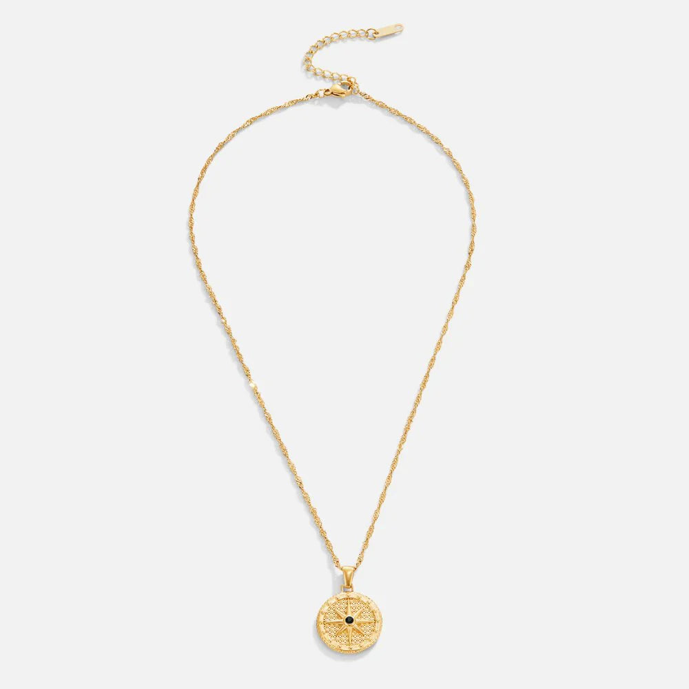 Vioraia Selene Star Necklace