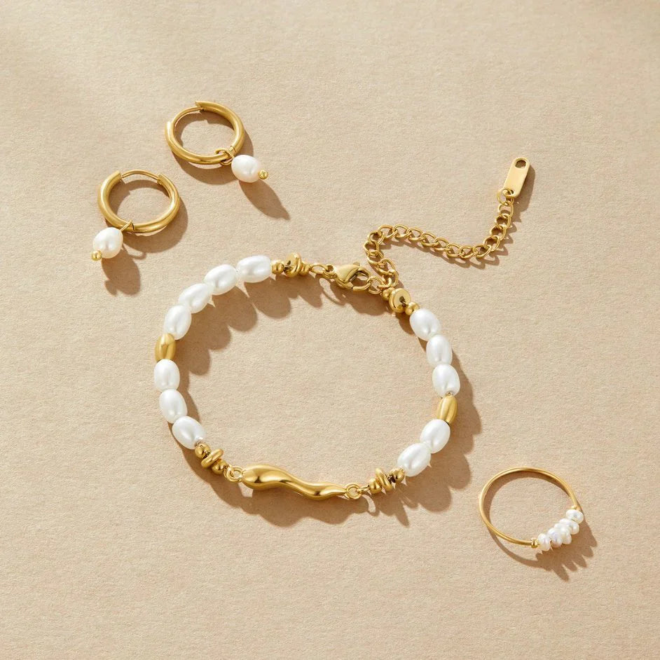 Vioraia Lovina Freshwater Pearl Bracelet