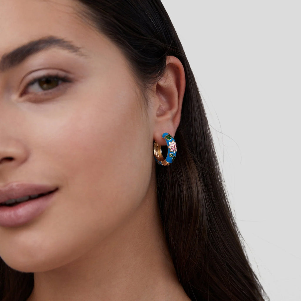 Vioraia Gold Hoop Flower Earrings