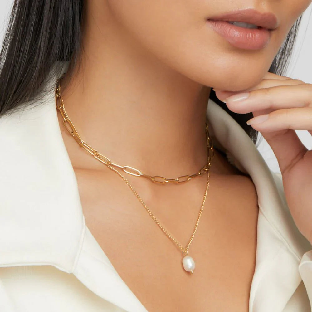 Vioraia Angela Pearl Gold Necklace