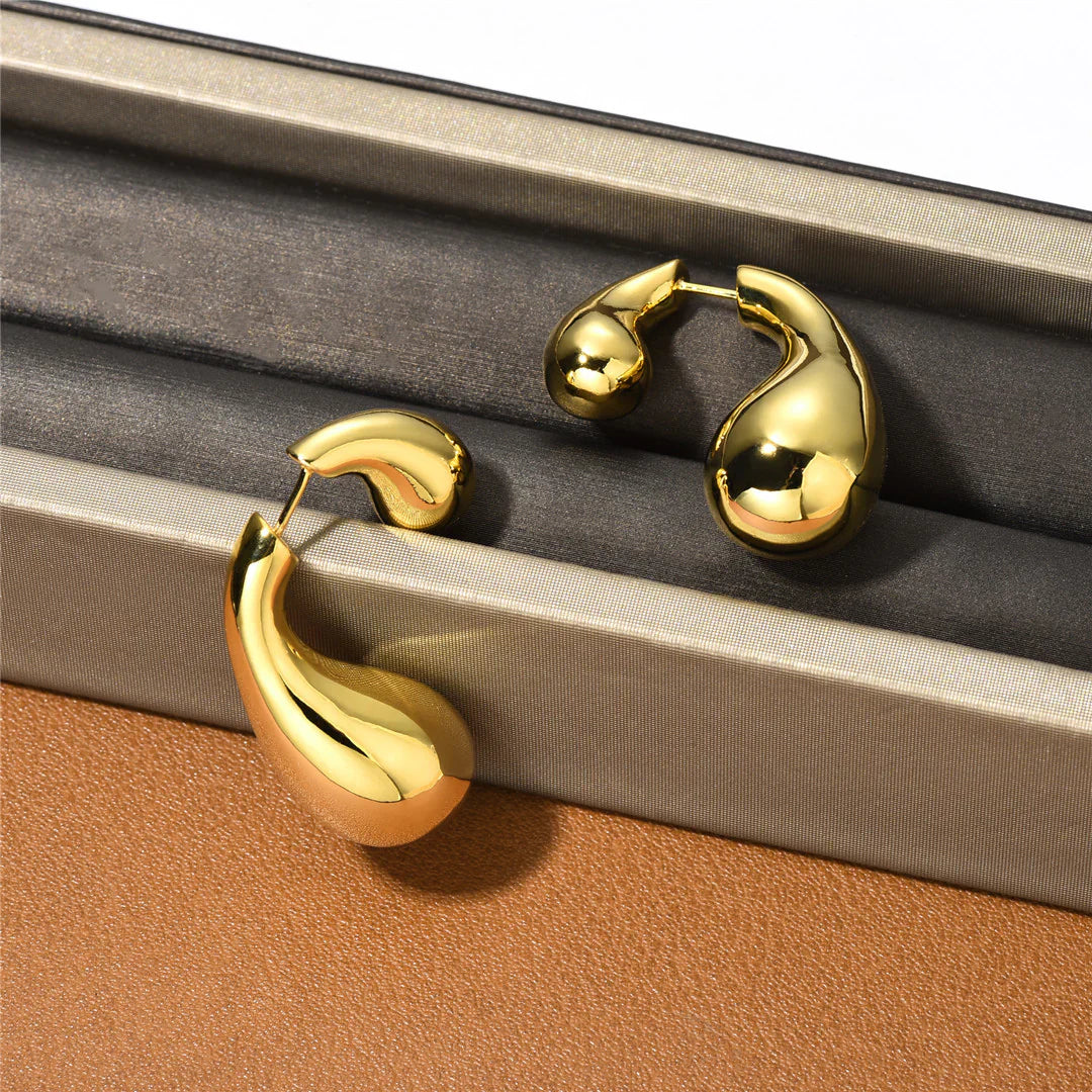 Vioraia Juliette Water Drop Earrings