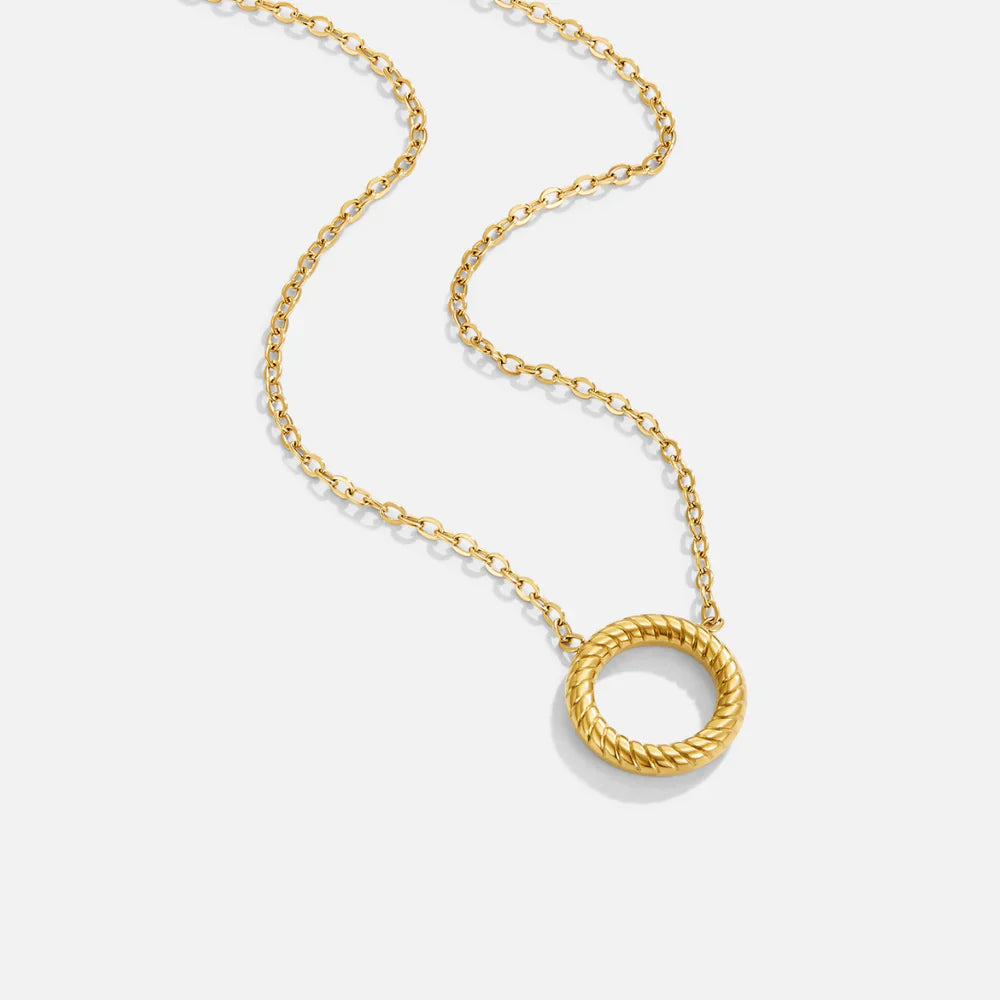 Vioraia Avery Circle Pendant Necklace