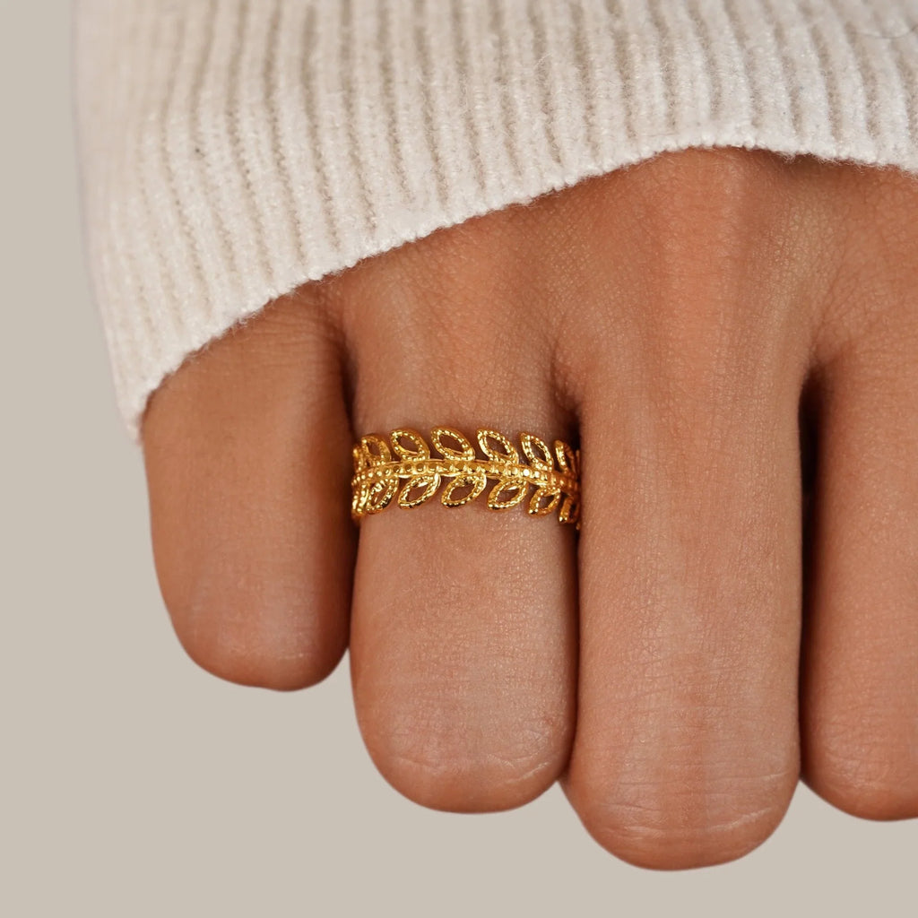 Vioraia Summer Bloom Leaf Ring