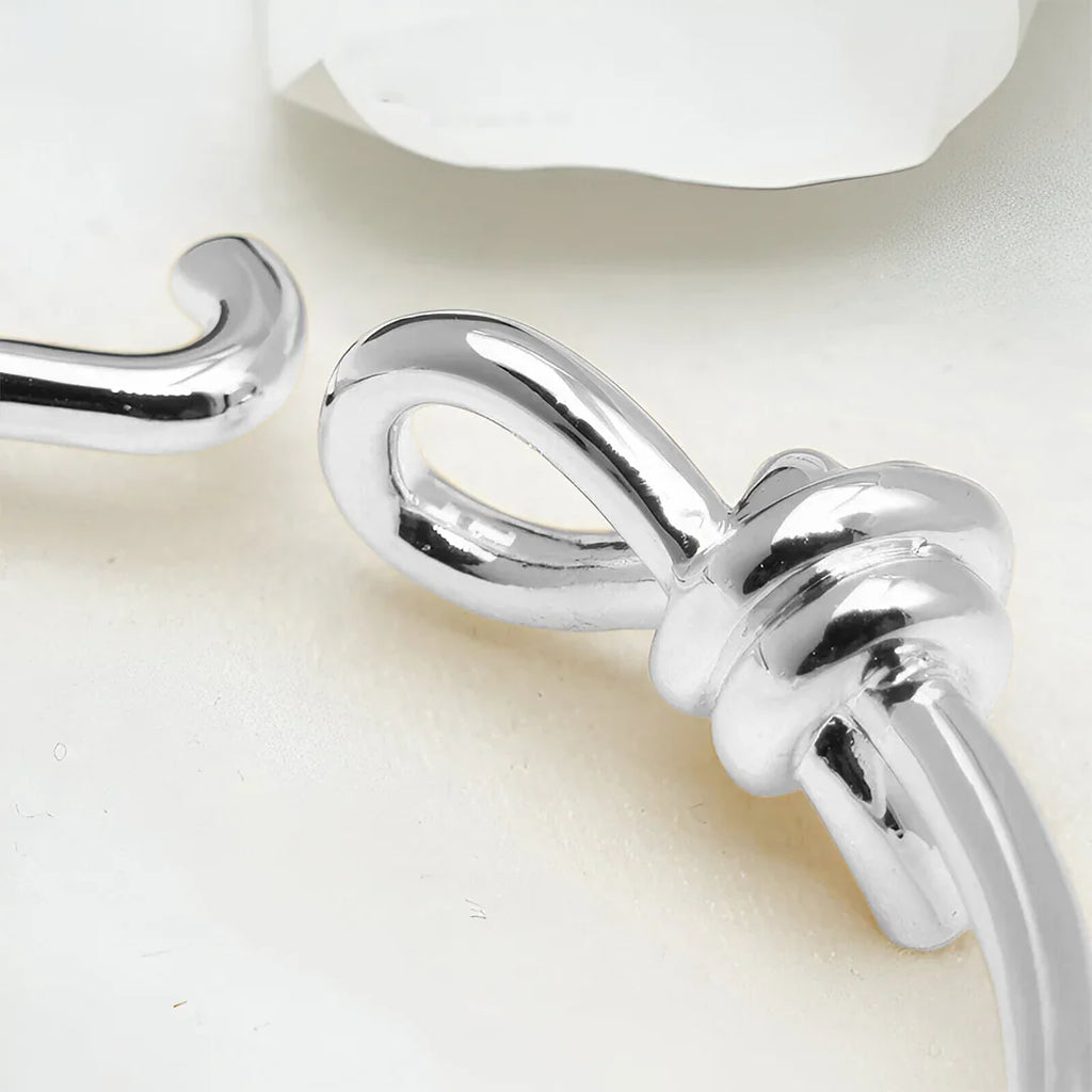 Vioraia Lina Knot Bracelet